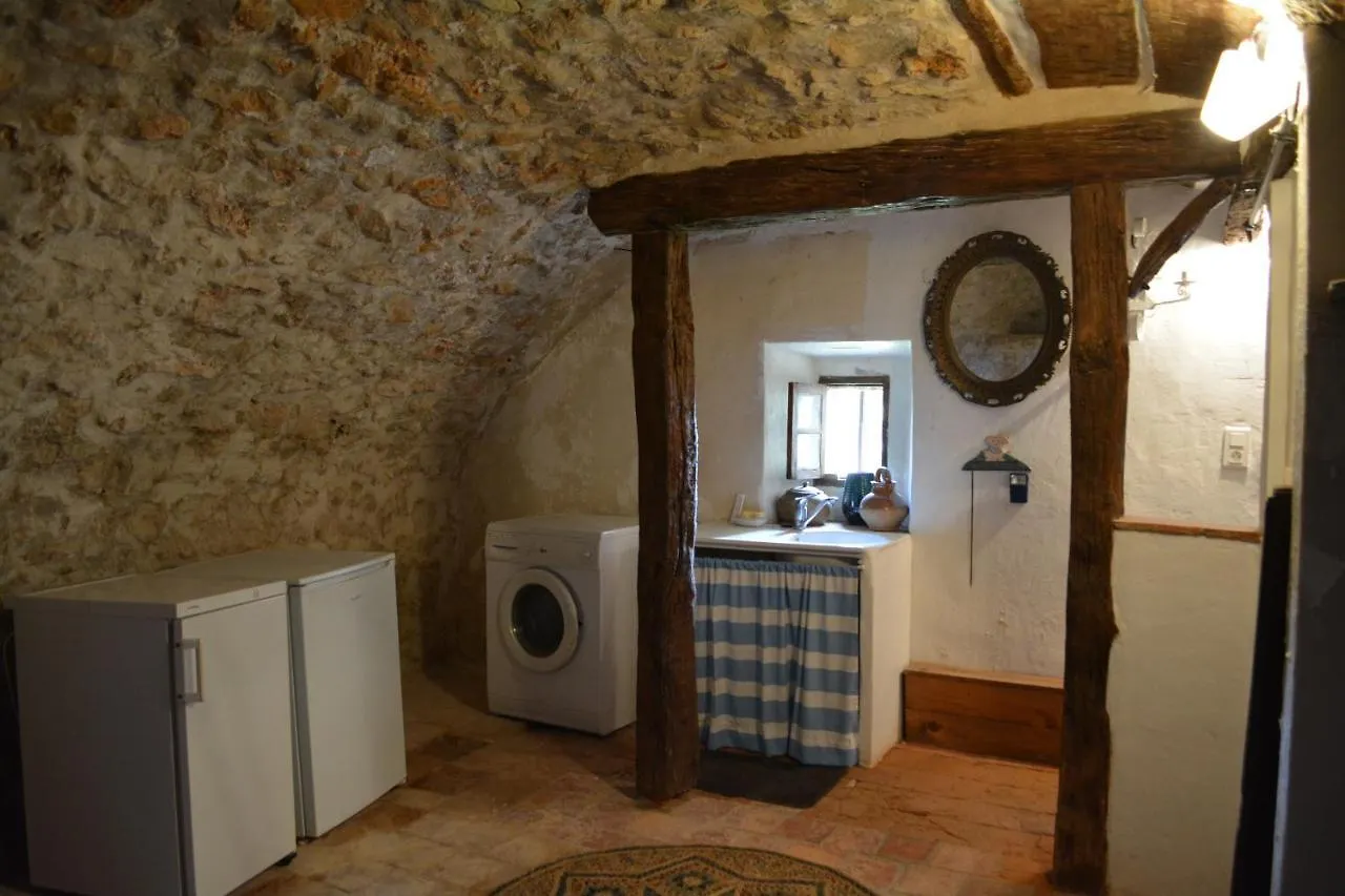 Maison Castely Mons  Mons (Var)